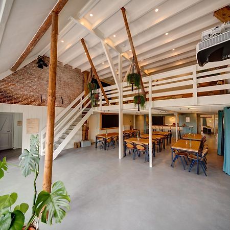 Groepsaccommodatie Fries En Fruitig Nijhuizum Exterior foto