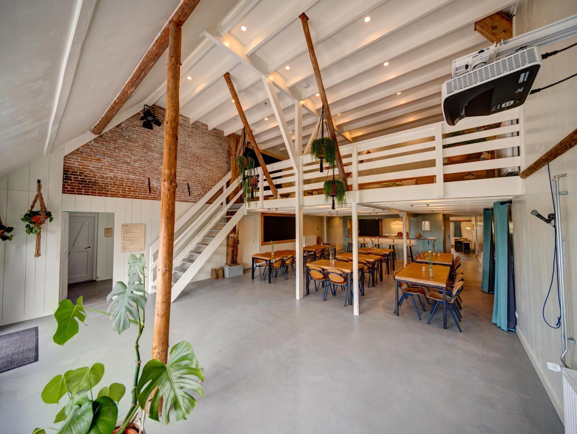 Groepsaccommodatie Fries En Fruitig Nijhuizum Exterior foto